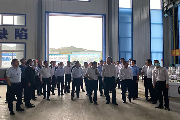 内蒙古自治区党委常委、通辽市委书记孟宪东携考察团到J9集团情形考察指导