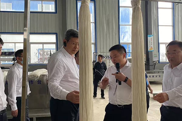 内蒙古自治区党委常委、通辽市委书记孟宪东携考察团到J9集团情形考察指导